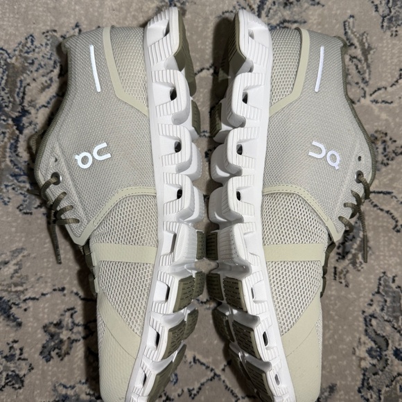 On Cloud 5 Running Shoes Men’s Chalk/ Grove main image 4